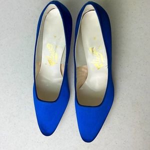 Flings beautiful shiny-blue  polymeric-soles kitten-heeled shoes size 9M